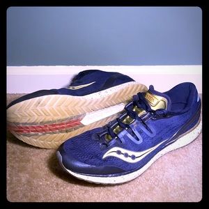 Saucony FREEDOM ISO Boston Marathon Edition.